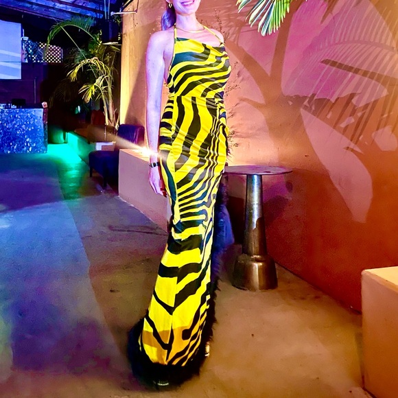 aaliyah black and yellow dress Aaliyah MTV Awards Inspired Look